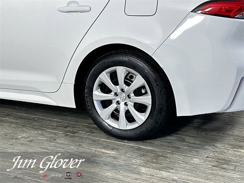 Used 2025 Toyota Corolla LE image 12