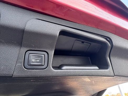 Used 2018 GMC Acadia SLT image 15