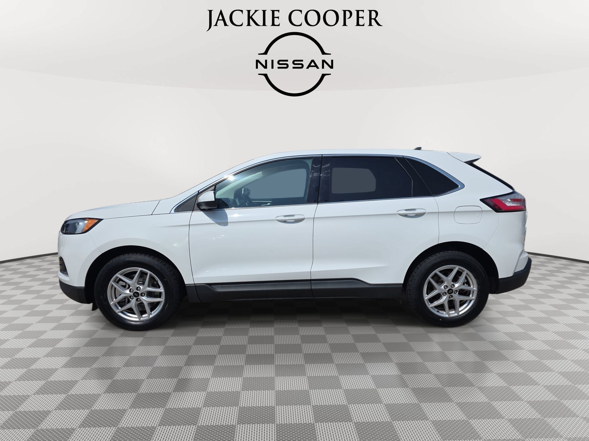 Used 2023 Ford Edge SEL AWD/4WD image 8