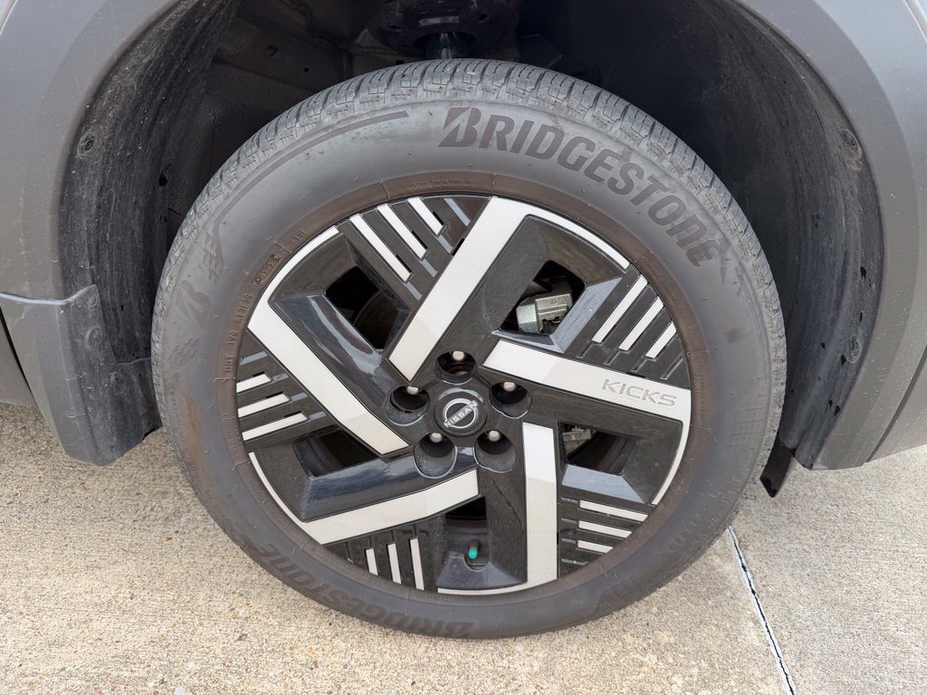 Used 2026 Nissan Kicks SV FWD image 7