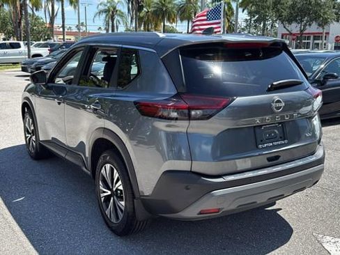 Used 2022 Nissan Rogue SV w/ SV Premium Package FWD image 5