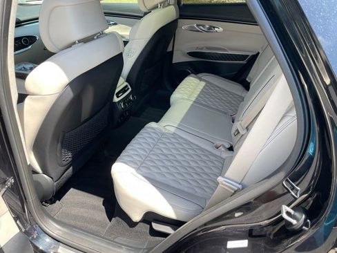 Used 2023 Genesis GV70 3.5T Sport w/ Sport Prestige Package AWD/4WD image 16