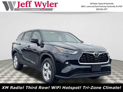 Used 2023 Toyota Highlander LE