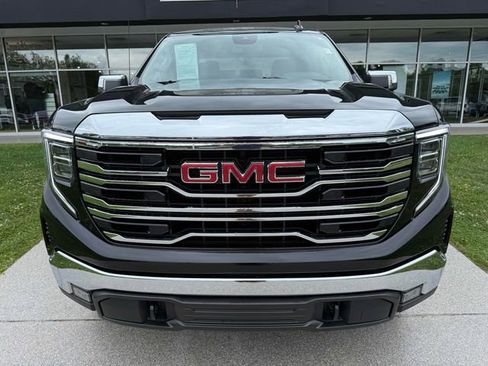 Used 2023 GMC Sierra 1500 SLT AWD/4WD image 3