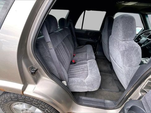 Used 2000 Chevrolet Blazer LS w/ LS Preferred Equipment Group AWD/4WD image 24