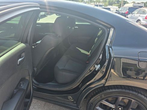 Used 2020 Dodge Charger SXT RWD image 7