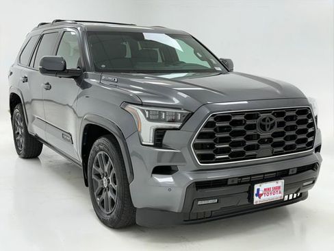 Used 2024 Toyota Sequoia Platinum AWD/4WD image 2