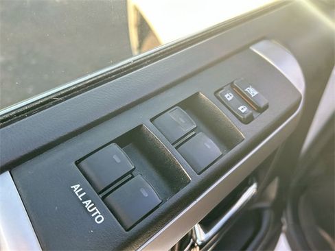 Used 2022 Toyota 4Runner Limited image 24
