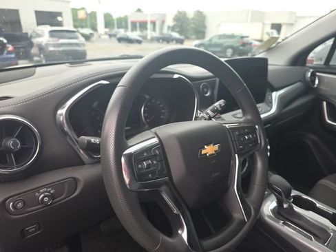 Used 2024 Chevrolet Blazer LT w/ Convenience Package FWD image 13