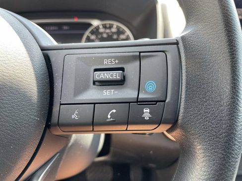 Used 2024 Nissan Rogue SV FWD image 18