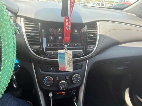 Used 2018 Chevrolet Trax LS FWD image 6