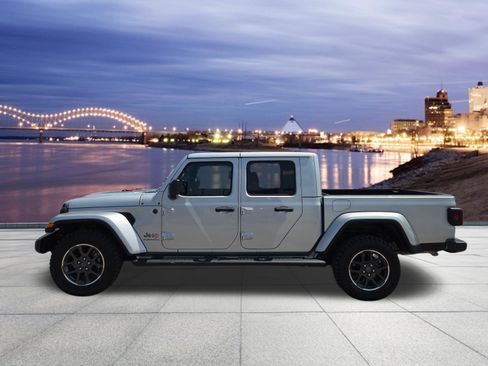 Used 2023 Jeep Gladiator Overland AWD/4WD image 2