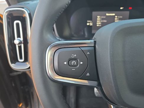 Used 2022 Volvo XC40 P8 Recharge Plus image 15