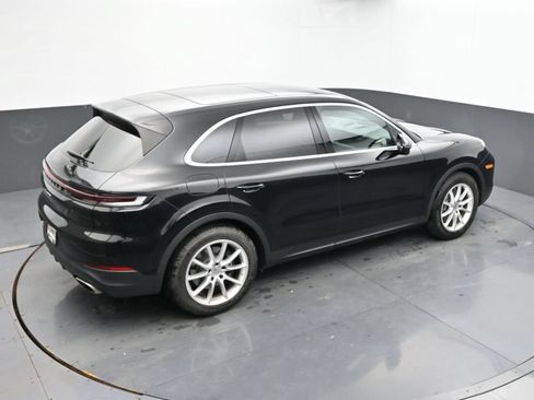 Used 2024 Porsche Cayenne AWD/4WD image 24