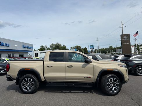 Certified 2024 GMC Canyon AT4 AWD/4WD image 4