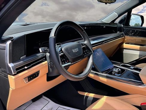 Certified 2025 Cadillac Escalade IQ Luxury 2 AWD/4WD image 17