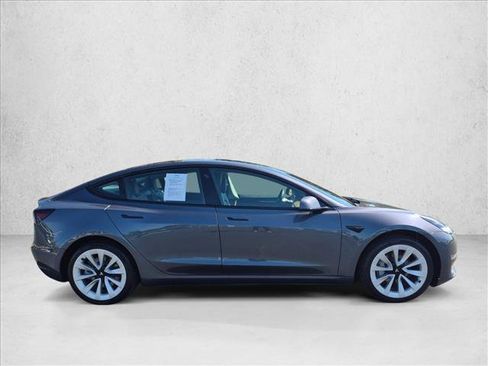 Used 2022 Tesla Model 3 RWD image 4
