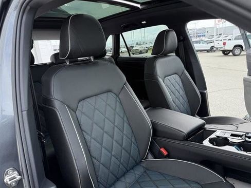 New 2025 Volkswagen Atlas Cross Sport SEL Premium R-Line image 23