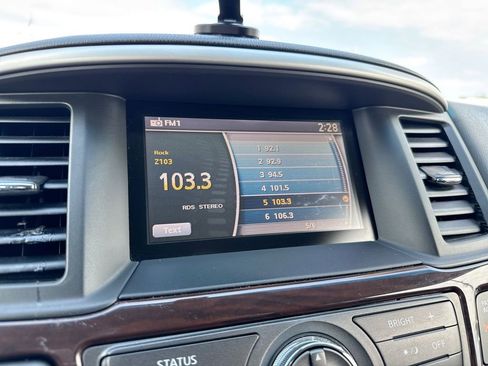 Used 2015 Nissan Pathfinder SL image 14