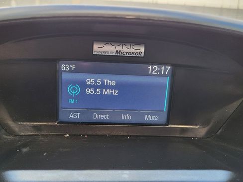 Used 2015 Ford Escape SE image 30