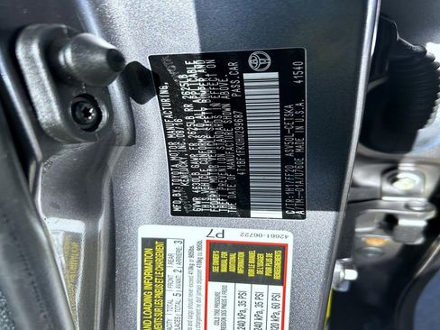 Used 2017 Toyota Camry SE image 25