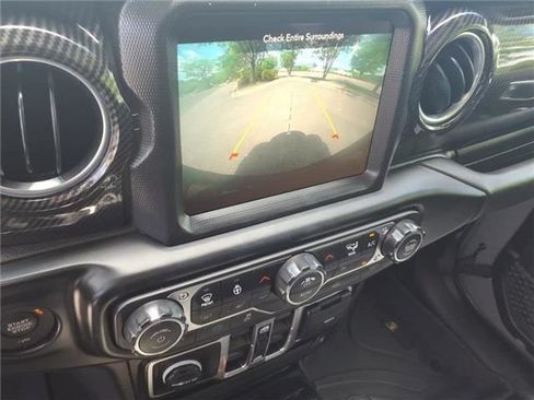 Used 2023 Jeep Wrangler Unlimited Sahara w/ Cold Weather Group AWD/4WD image 32