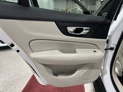 Used 2020 Volvo V60 T5 Cross Country w/ Protection Package Premier image 26