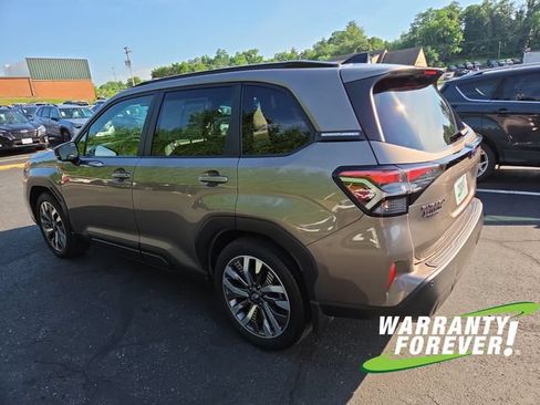 Used 2025 Subaru Forester Touring AWD/4WD image 5
