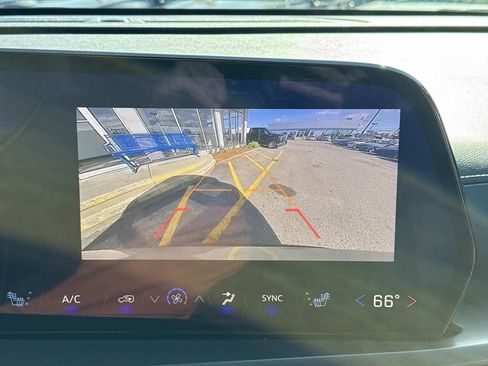 Certified 2025 Chevrolet Traverse LT image 27