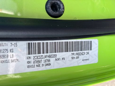 Used 2015 Dodge Challenger SRT image 11