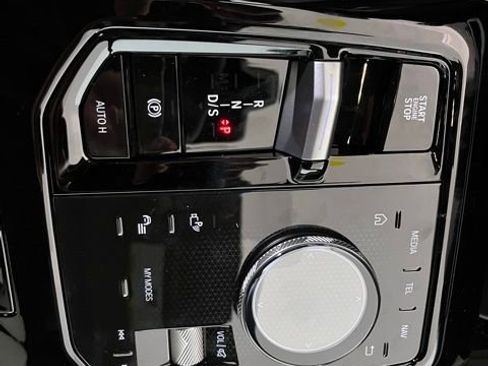 Used 2025 BMW 530i xDrive w/ Premium Package image 18