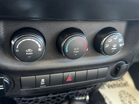 Used 2018 Jeep Wrangler Unlimited Sport w/ Dual Top Group image 18