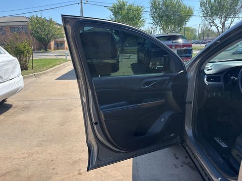 Used 2019 GMC Acadia SLE FWD image 8