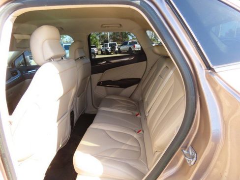 Used 2018 Lincoln MKC Premiere image 19