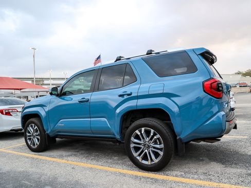 Used 2025 Toyota 4Runner Limited image 9