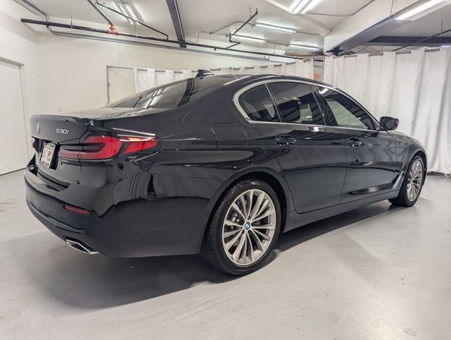 Used 2023 BMW 530i w/ Convenience Package RWD image 3