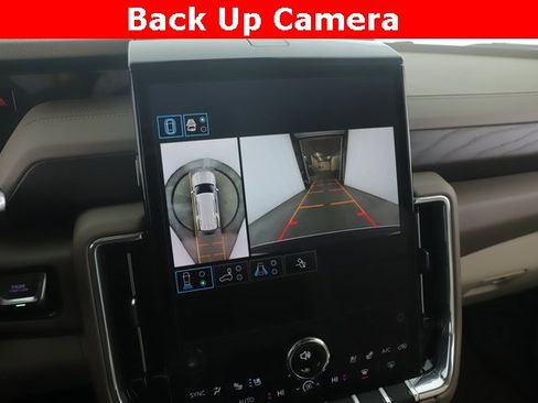 Used 2025 GMC Yukon Denali w/ Sun & Power Step Package image 28