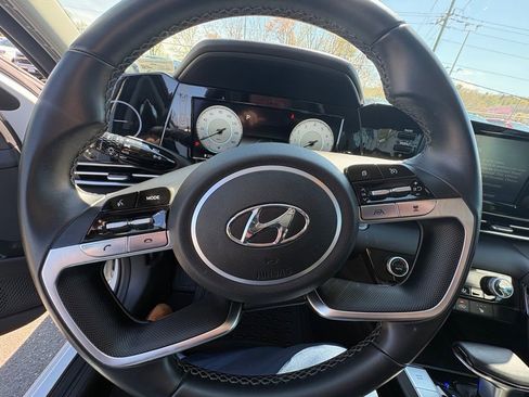 Used 2022 Hyundai Elantra SEL w/ Convenience Package image 17