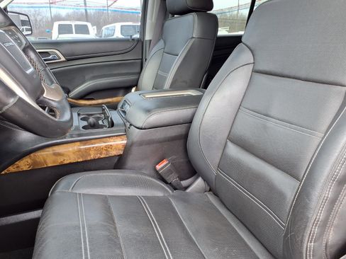 Used 2015 GMC Yukon Denali image 3