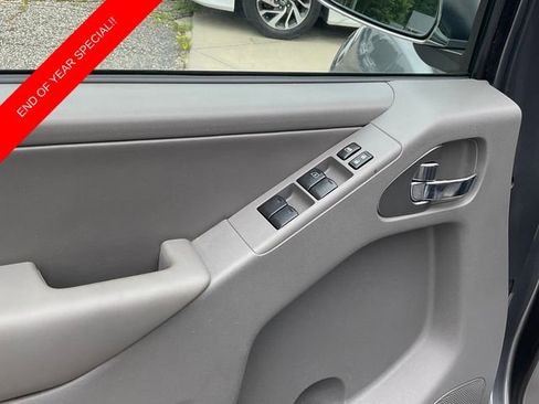 Used 2019 Nissan Frontier SL image 13