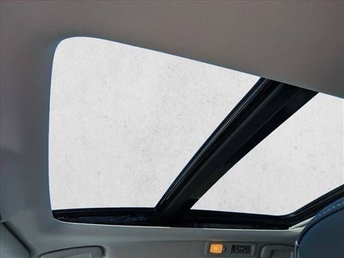 Used 2025 Nissan Pathfinder SL w/ SL Premium Package FWD image 14