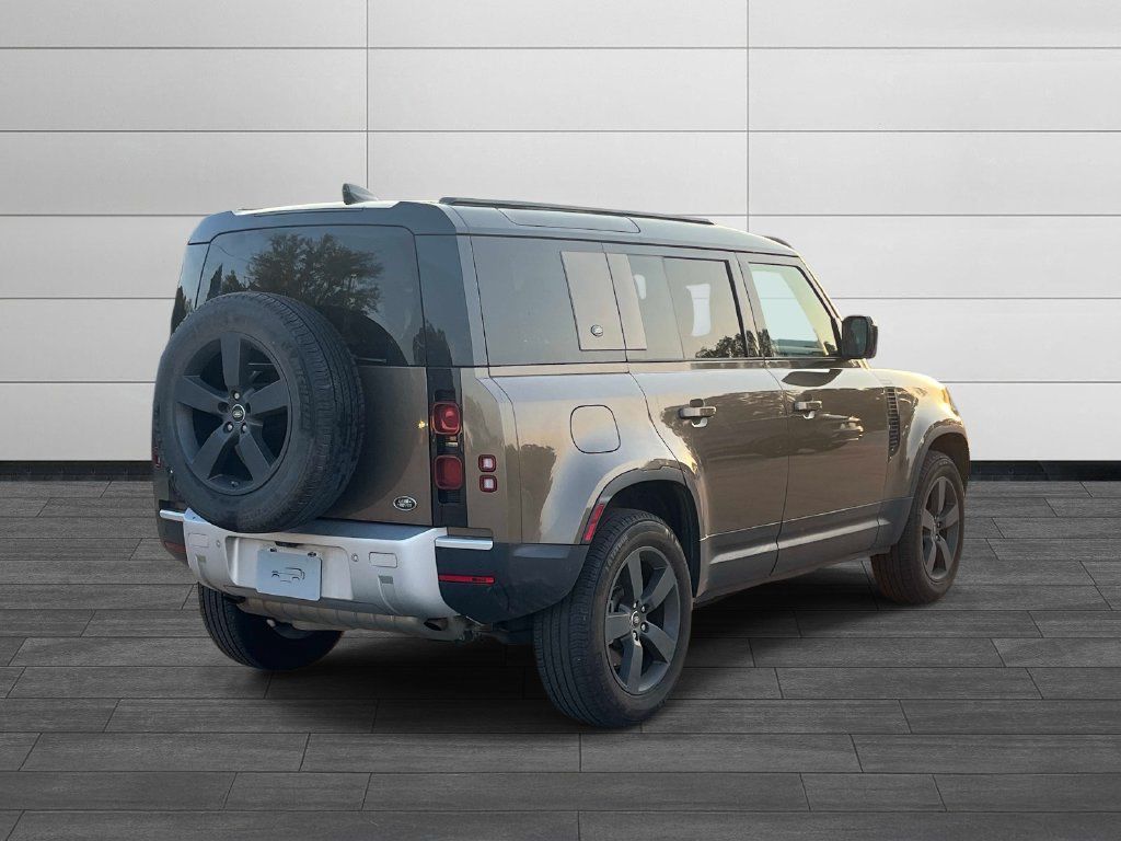 Used 2020 Land Rover Defender 110 SE AWD/4WD image 5