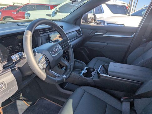 Used 2026 GMC Terrain AT4 image 25