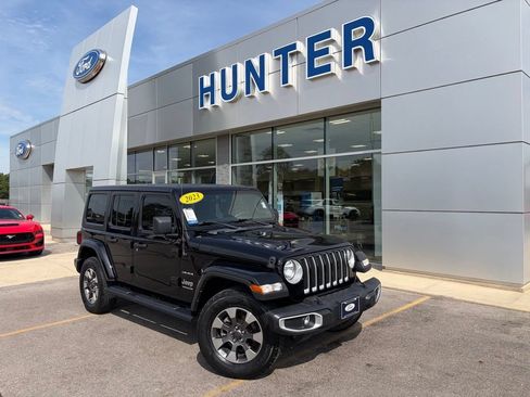 Used 2023 Jeep Wrangler Unlimited Sahara w/ Cold Weather Group AWD/4WD image 1