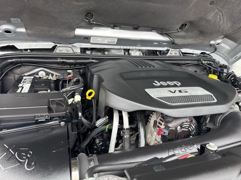 Used 2014 Jeep Wrangler Unlimited Sahara w/ Max Tow Package image 11