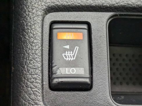 Used 2018 Nissan Rogue SV w/ Premium Package FWD image 21
