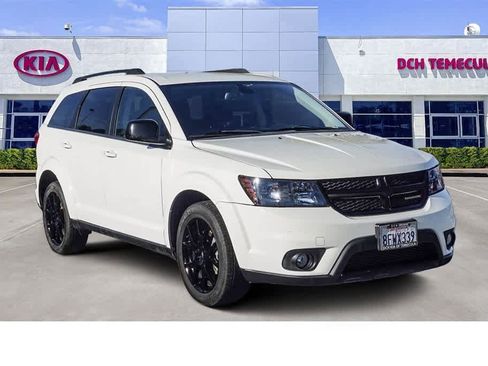 Used 2018 Dodge Journey SXT w/ Blacktop Package image 3