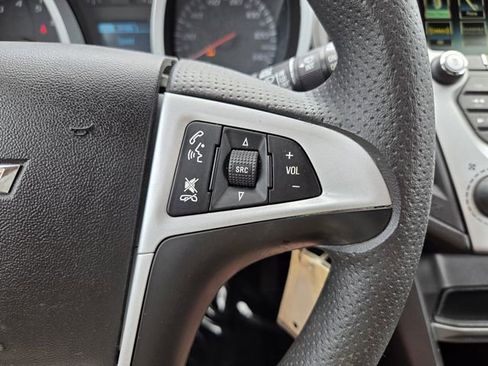 Used 2017 Chevrolet Equinox LT FWD image 30