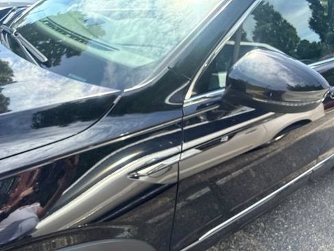 Used 2022 Volkswagen Tiguan SEL R-Line AWD/4WD image 12
