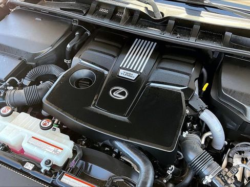 Used 2024 Lexus LX 600 4WD w/ Luxury Package image 32